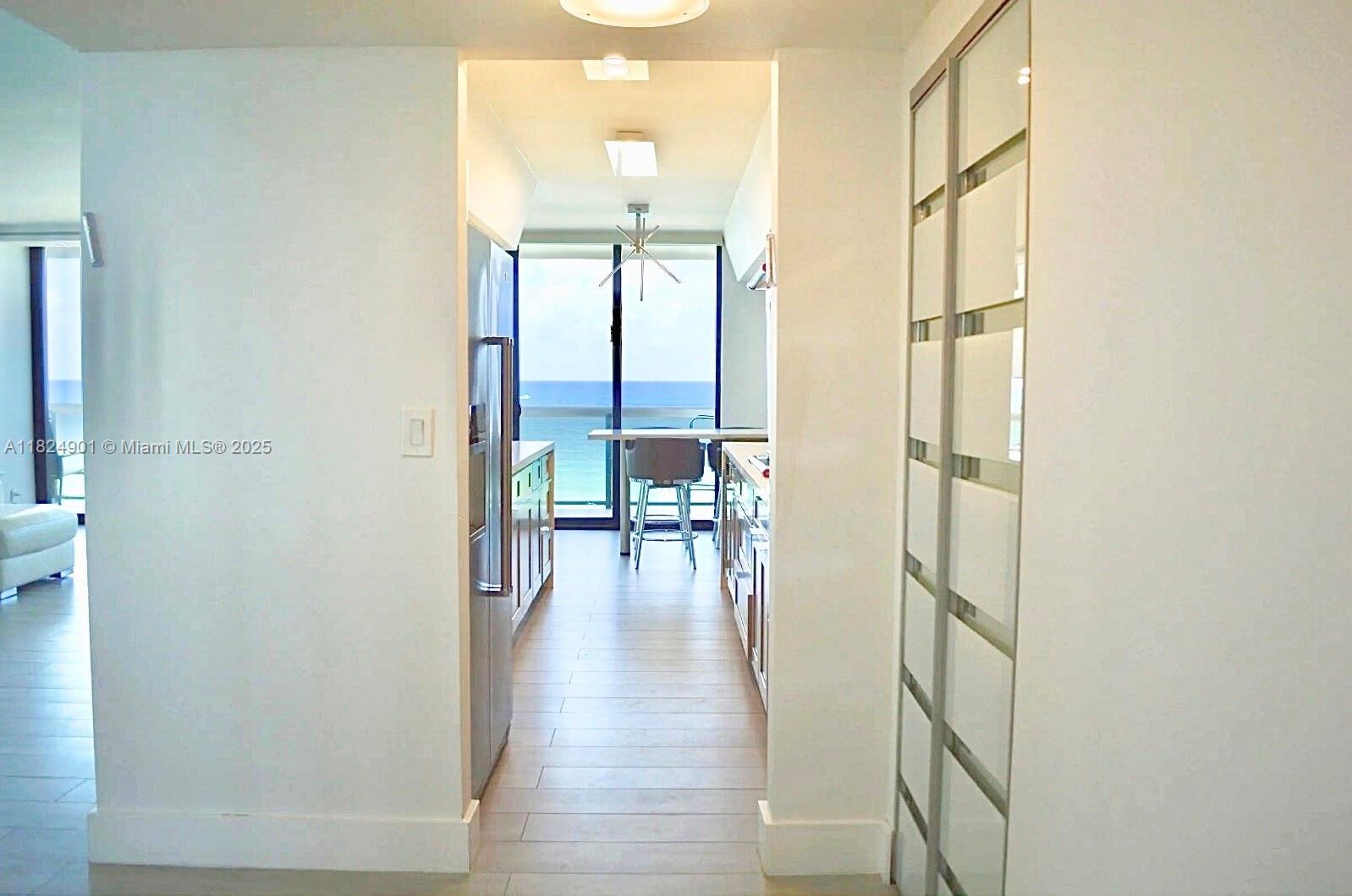 9455 Collins Ave 809