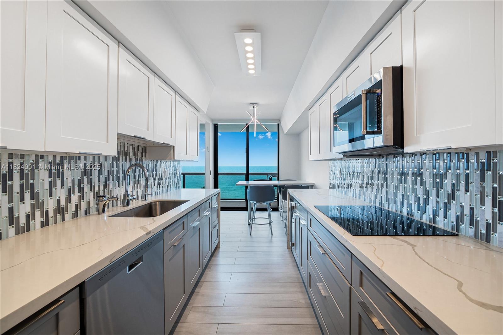 THE WAVES CONDO - Residential