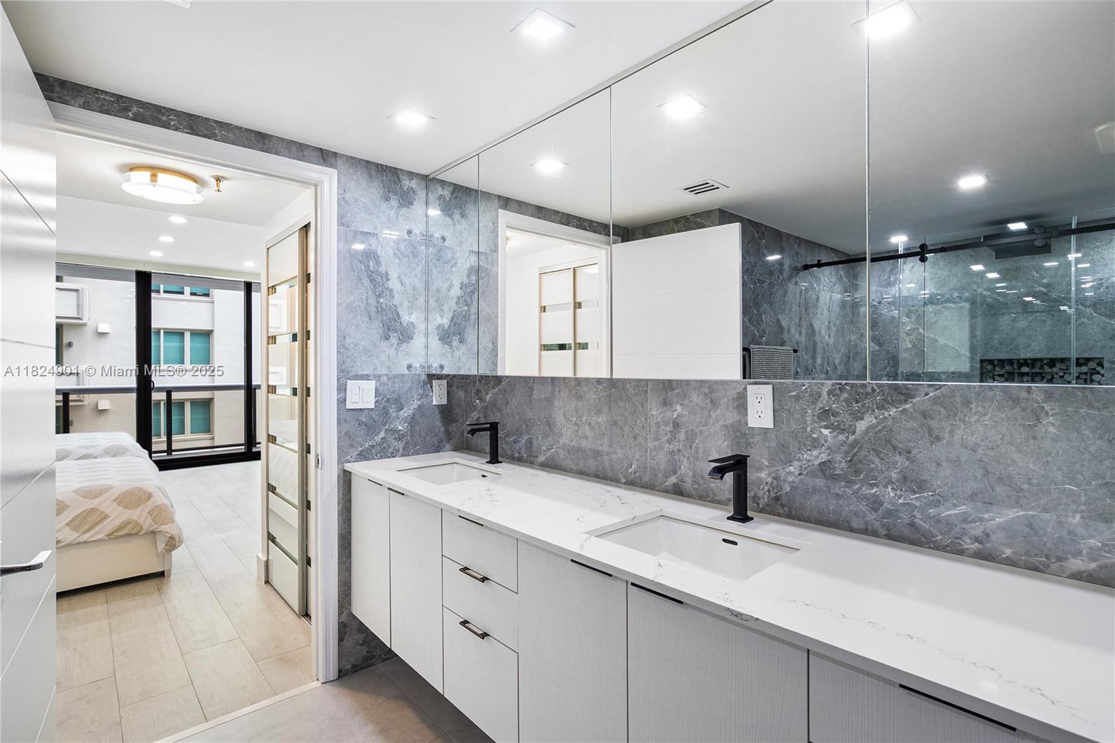 THE WAVES CONDO - Residential