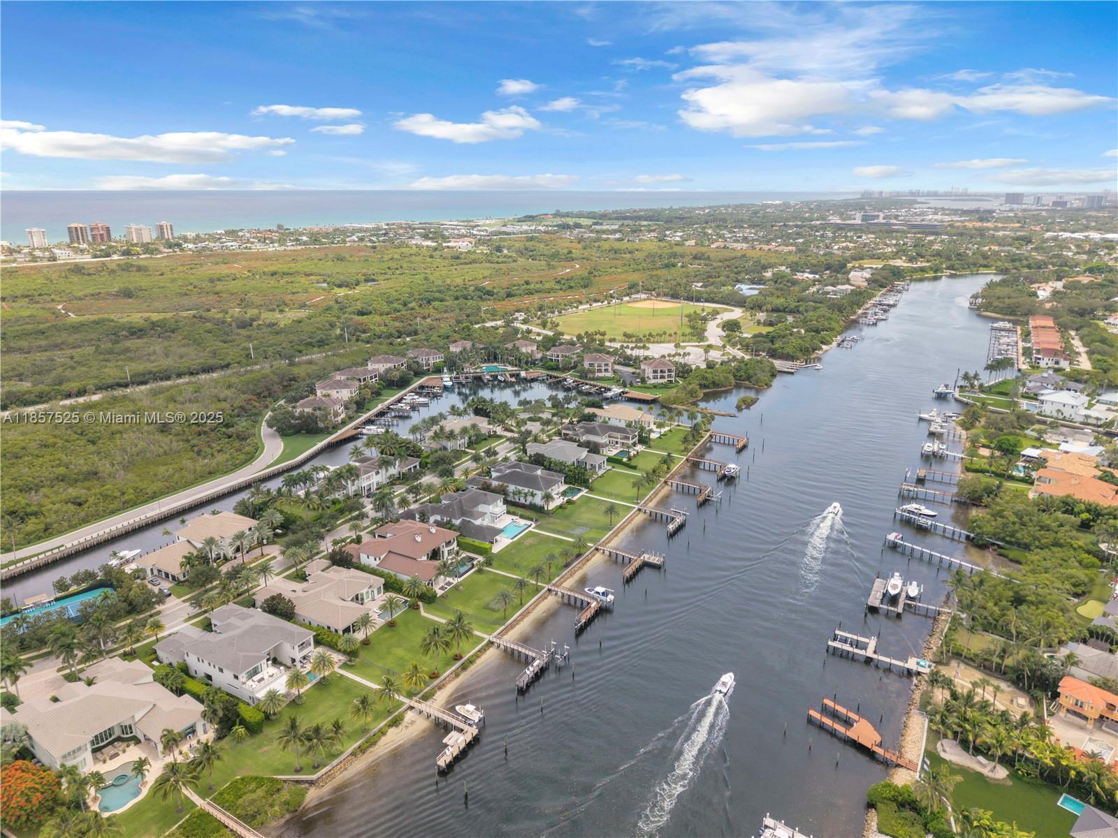 CARRIAGE HOMES AT FRENCHM - Residential