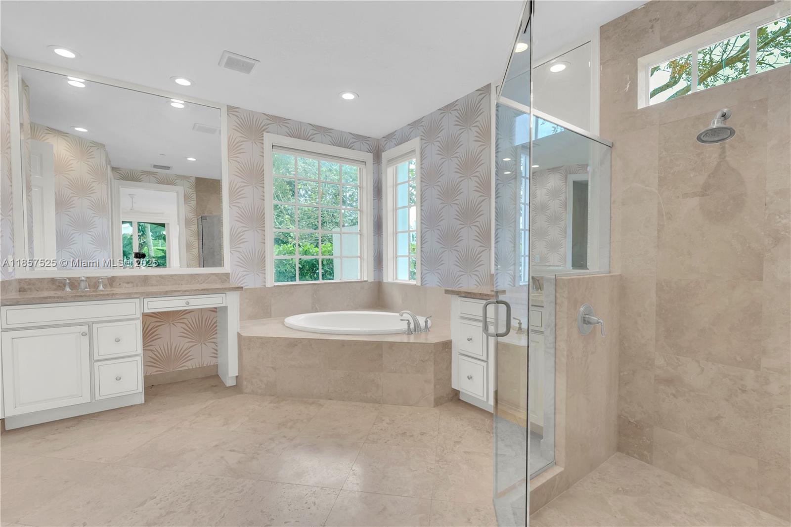 CARRIAGE HOMES AT FRENCHM - Residential