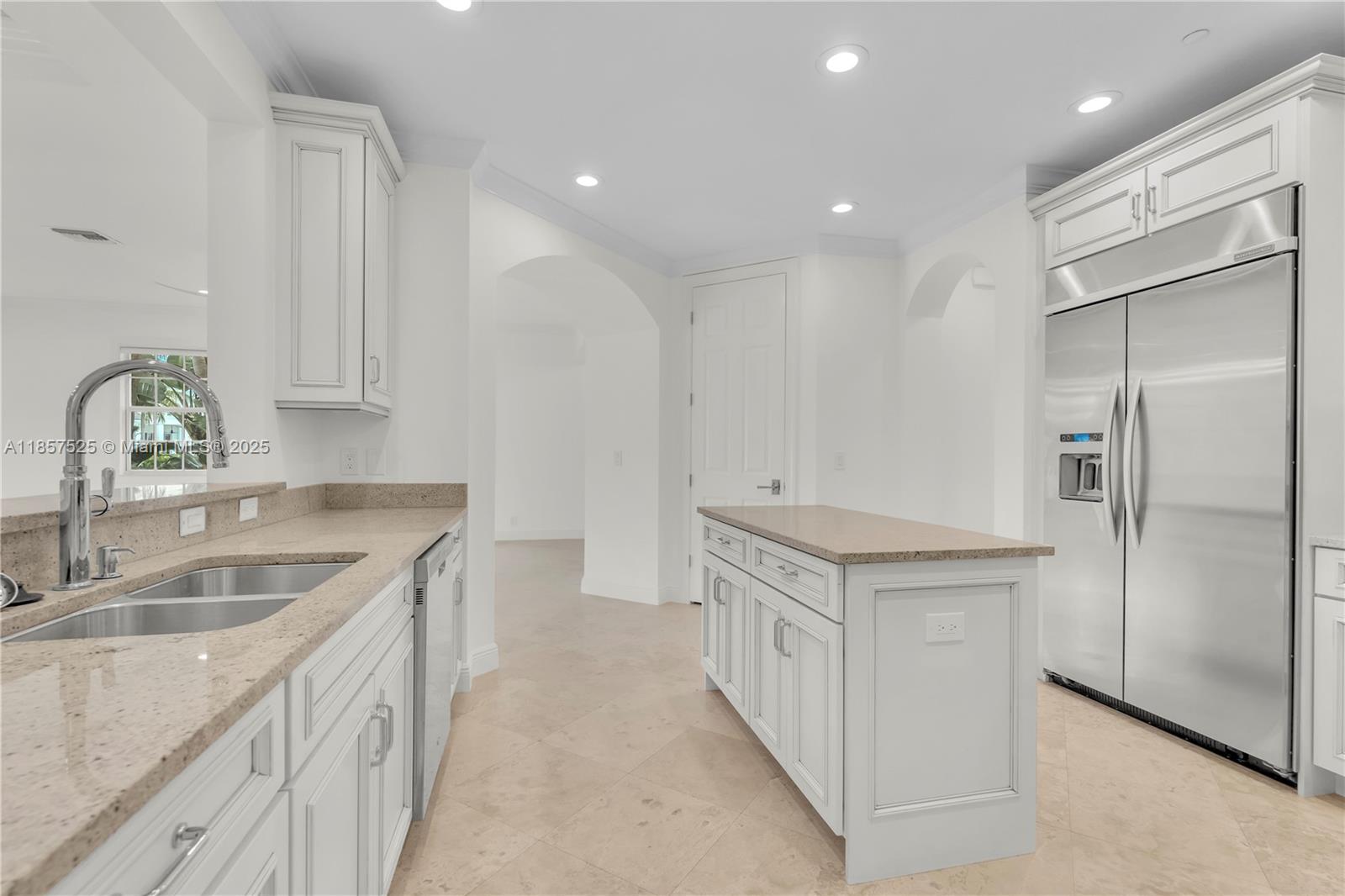 CARRIAGE HOMES AT FRENCHM - Residential