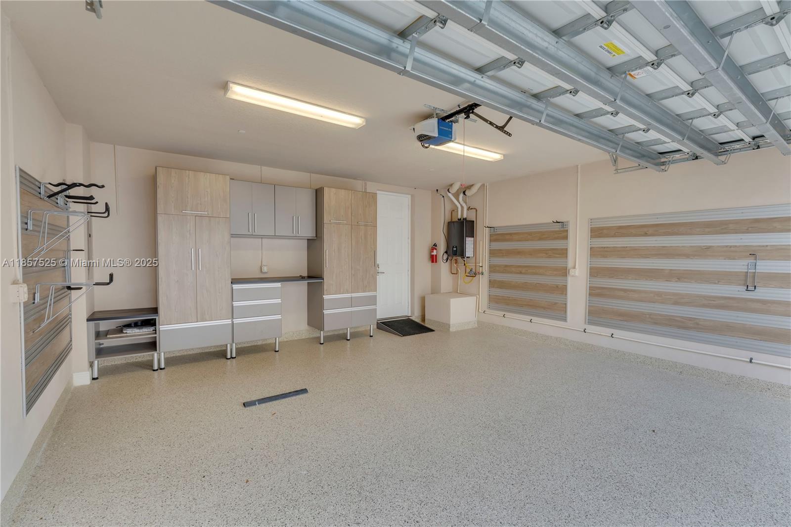 CARRIAGE HOMES AT FRENCHM - Residential