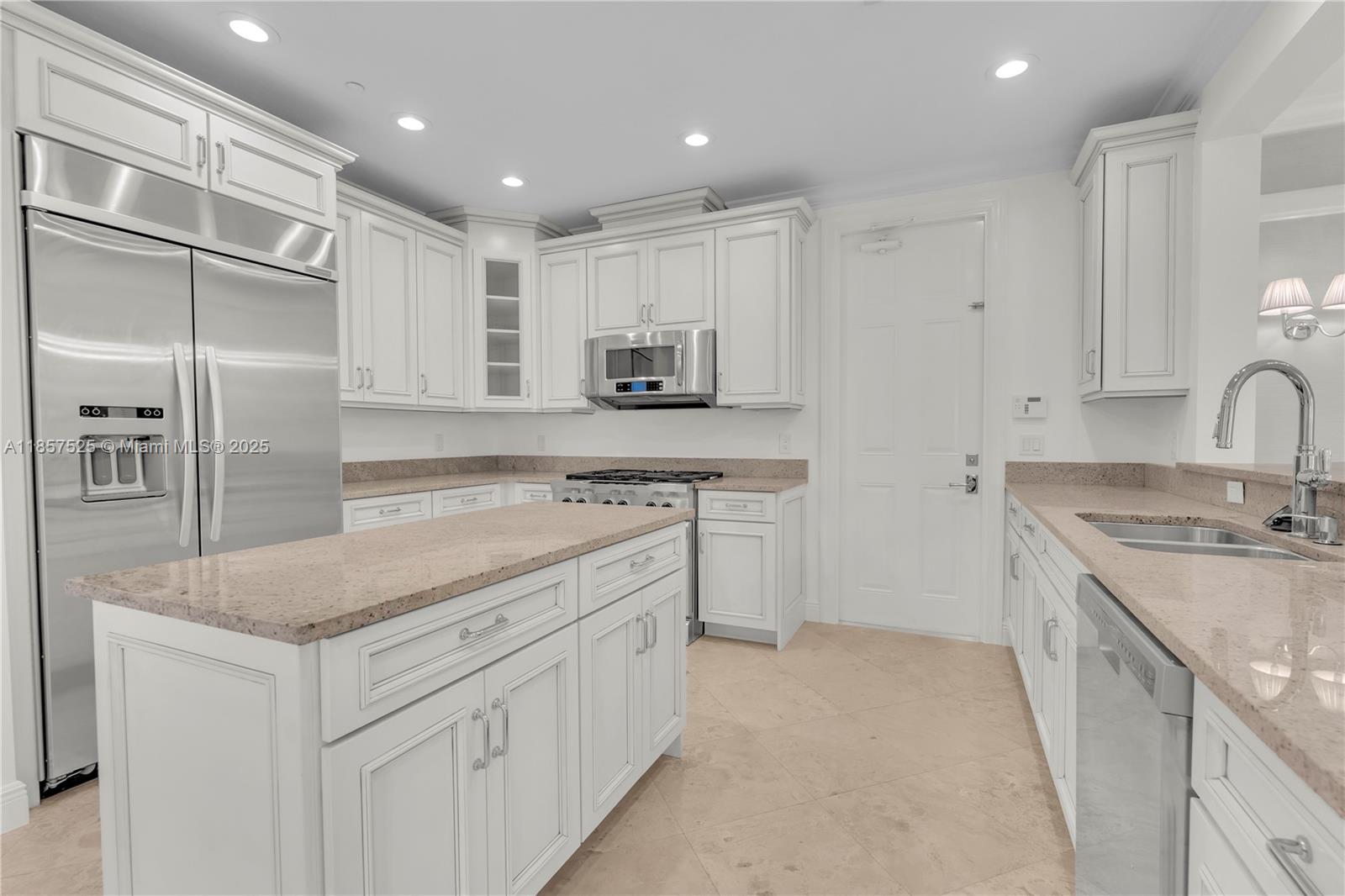 CARRIAGE HOMES AT FRENCHM - Residential