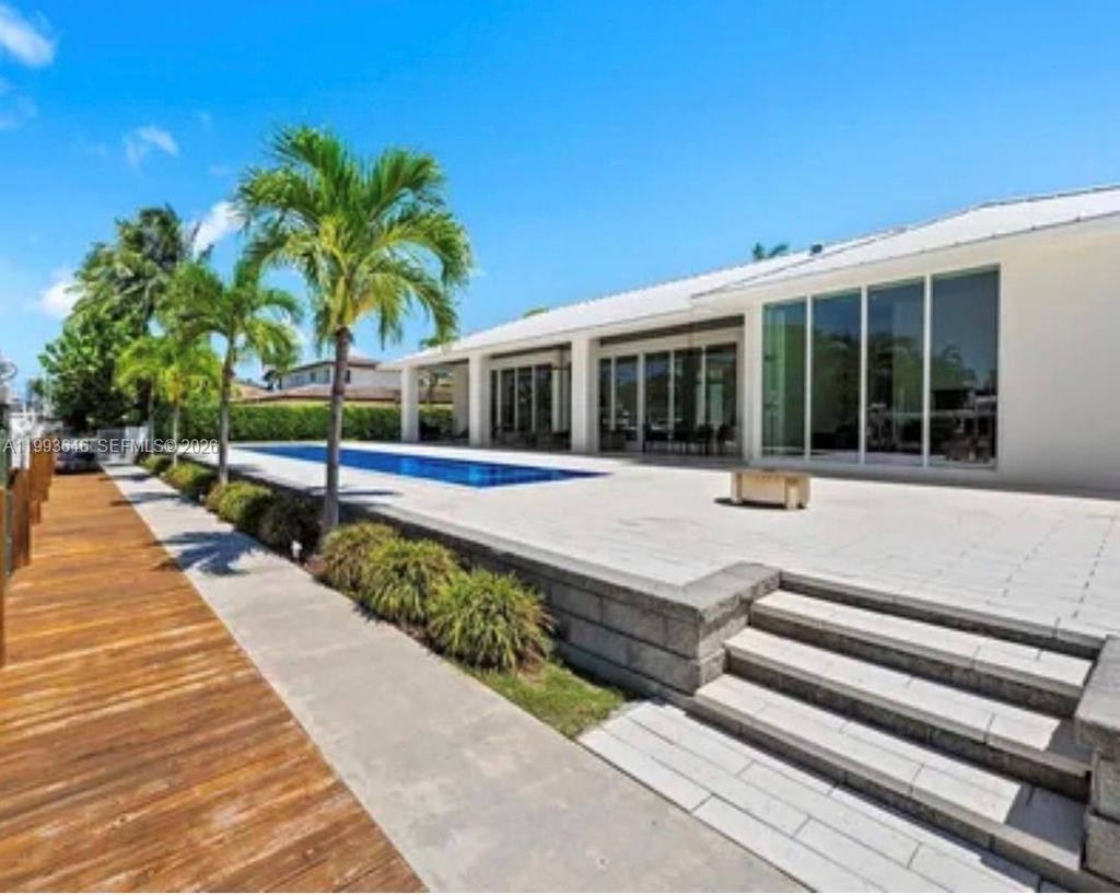 Photo of 2815 NE 26th Pl, Fort Lauderdale, FL 33306 (MLS # A11993646)