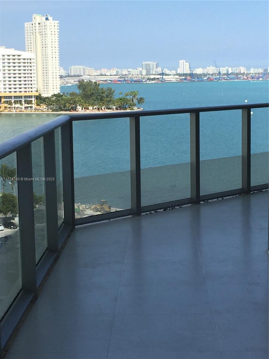 Rental Property at 1300 Brickell Bay Dr 1210, Miami, Broward County, Florida - Bedrooms: 1 
Bathrooms: 1  - $3,550 MO.