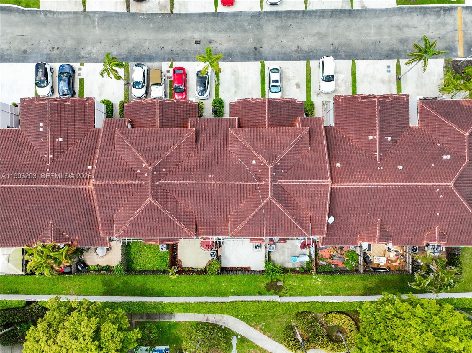 VILLAS AT THE HAMMOCKS CO - Residential