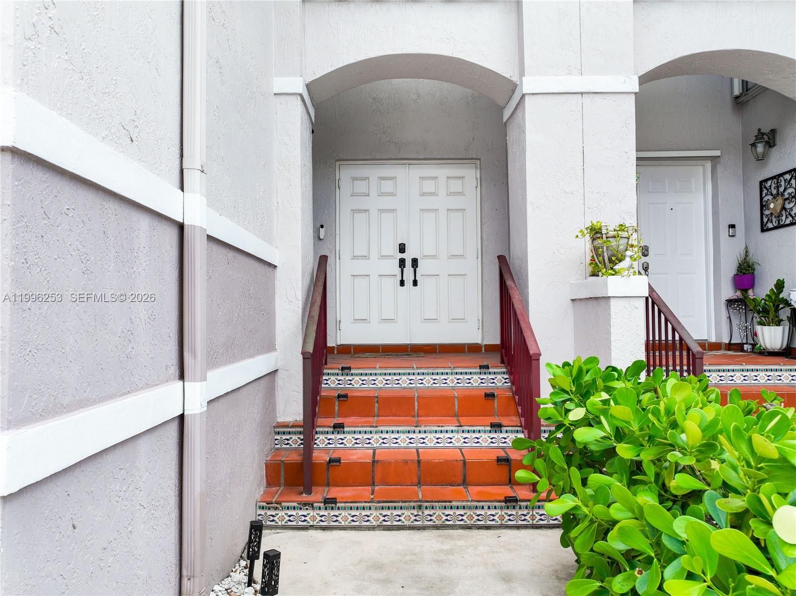 VILLAS AT THE HAMMOCKS CO - Residential