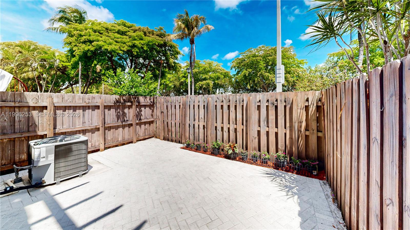 VILLAS AT THE HAMMOCKS CO - Residential