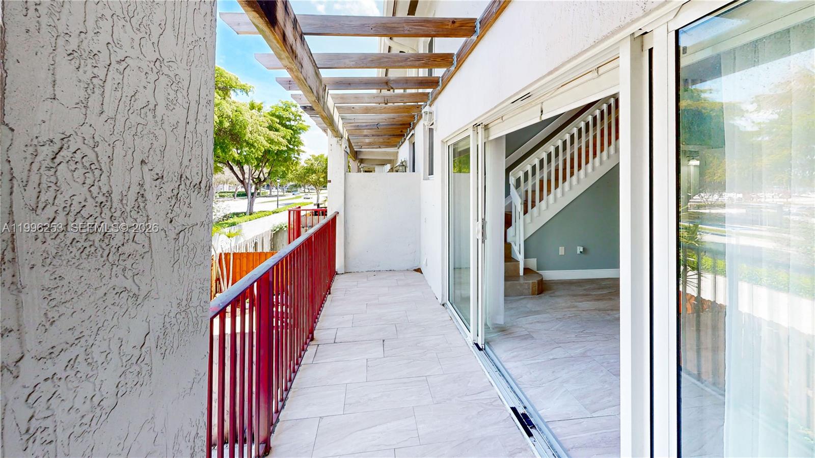 VILLAS AT THE HAMMOCKS CO - Residential