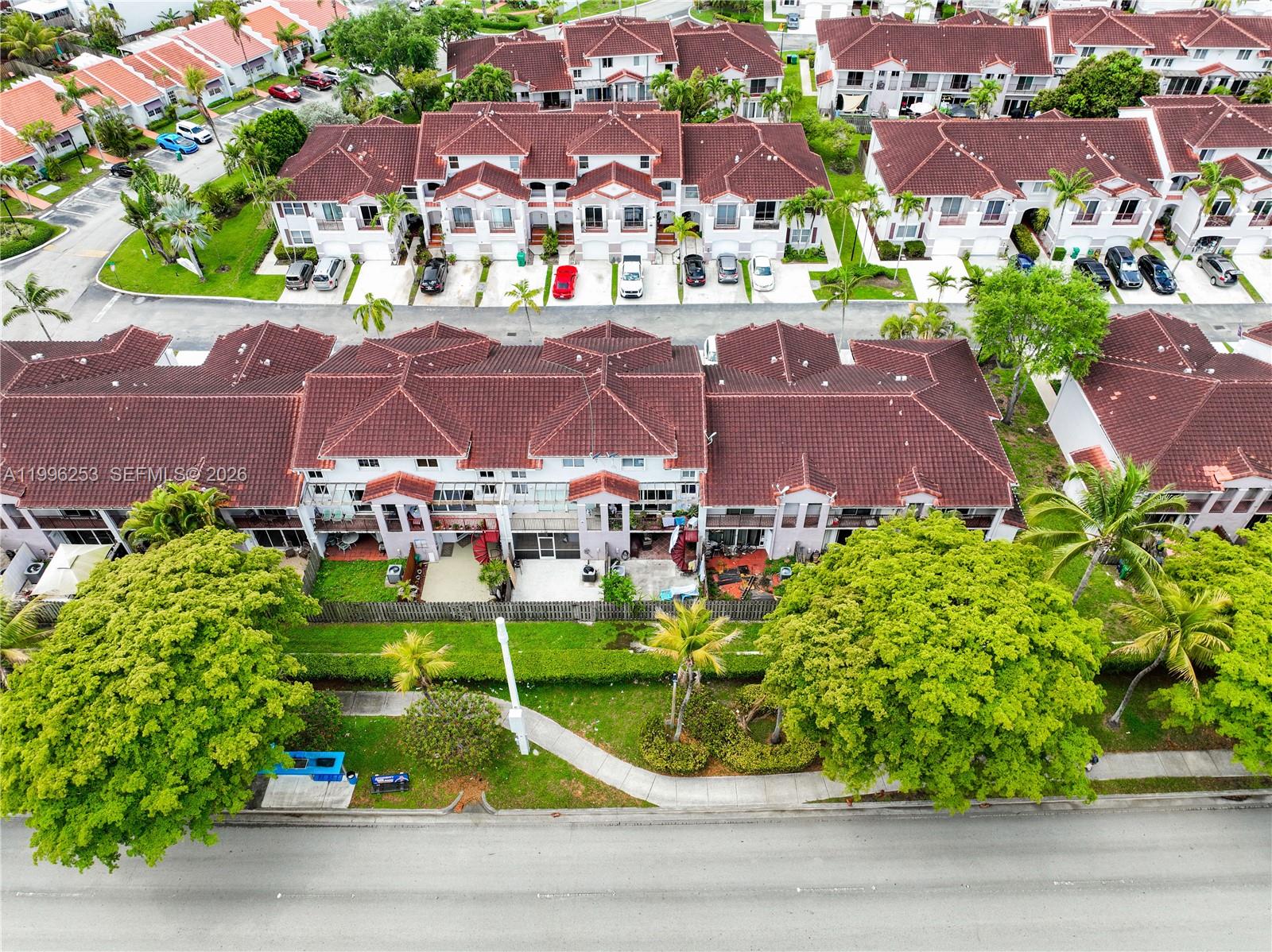 VILLAS AT THE HAMMOCKS CO - Residential