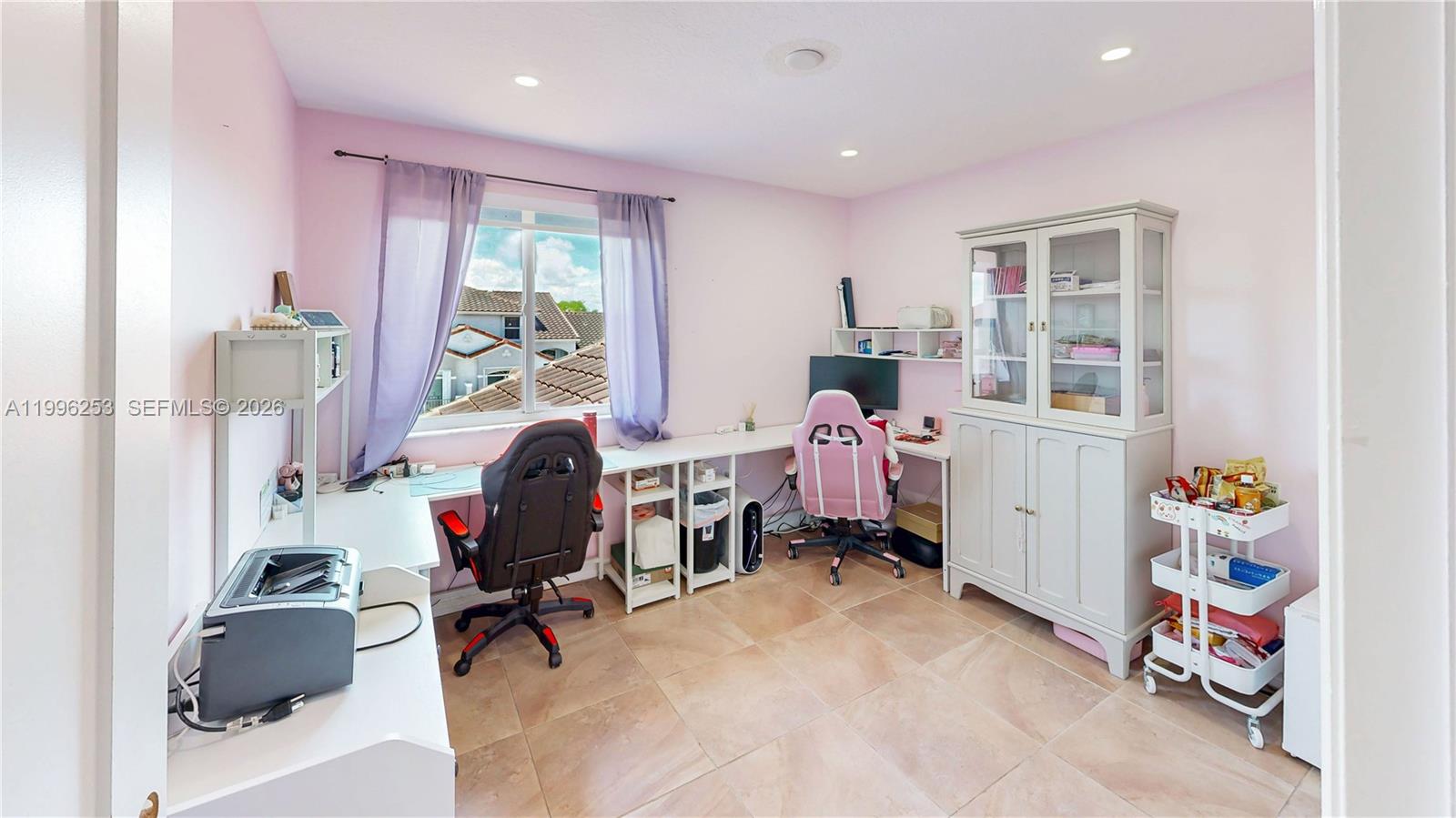 VILLAS AT THE HAMMOCKS CO - Residential