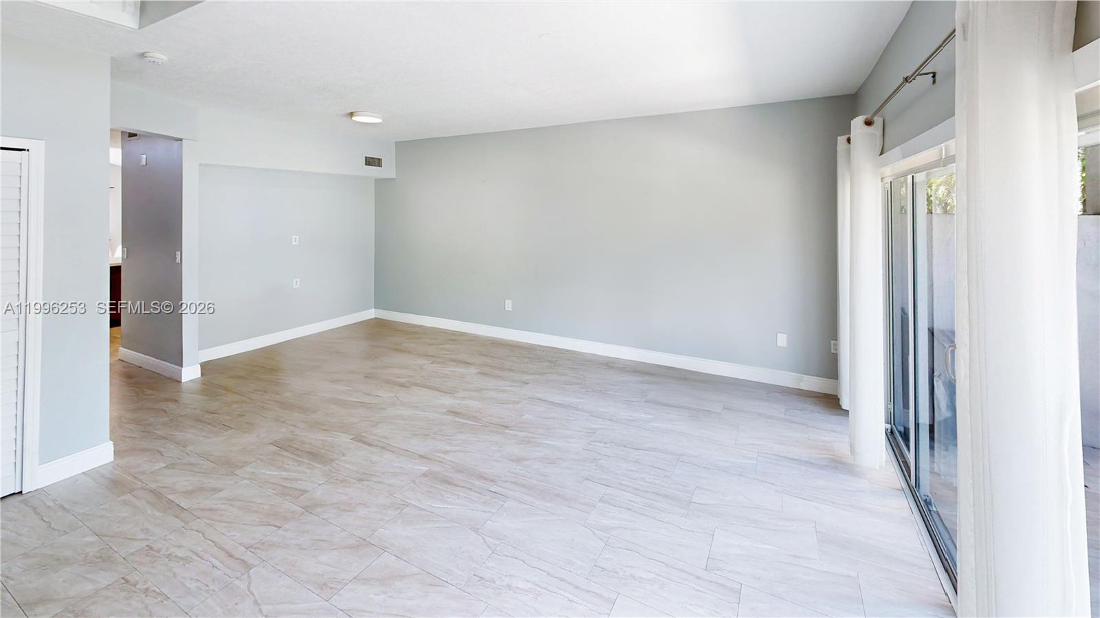 VILLAS AT THE HAMMOCKS CO - Residential