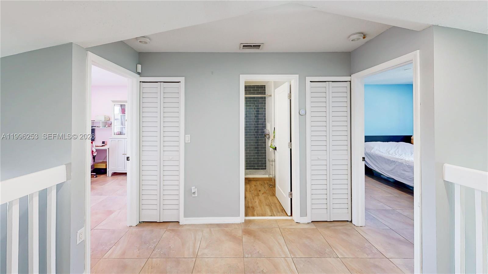 VILLAS AT THE HAMMOCKS CO - Residential