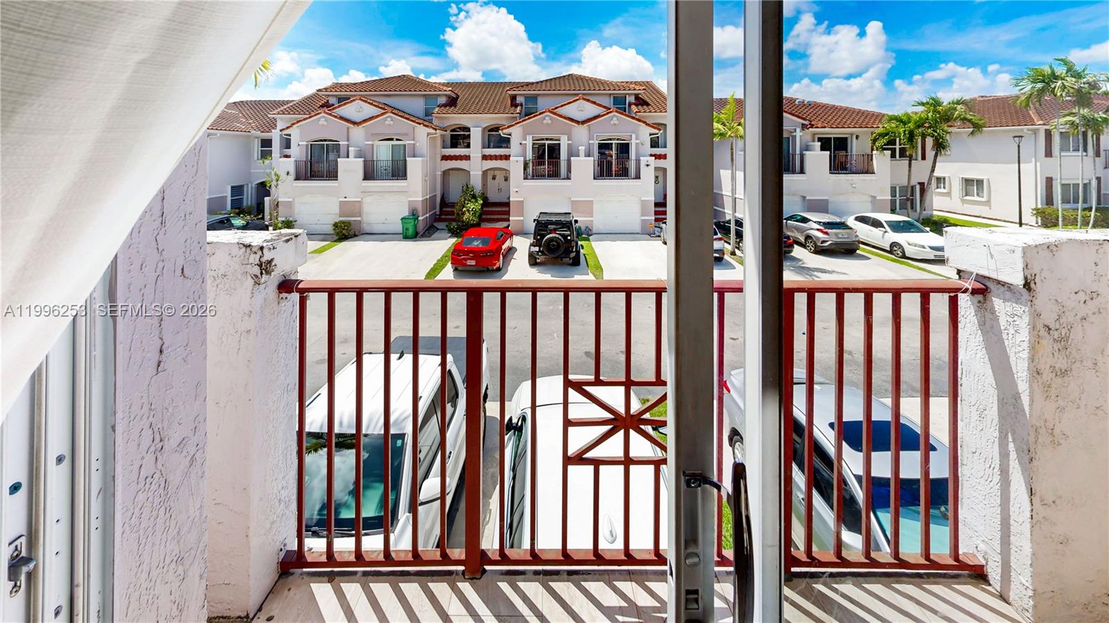 VILLAS AT THE HAMMOCKS CO - Residential