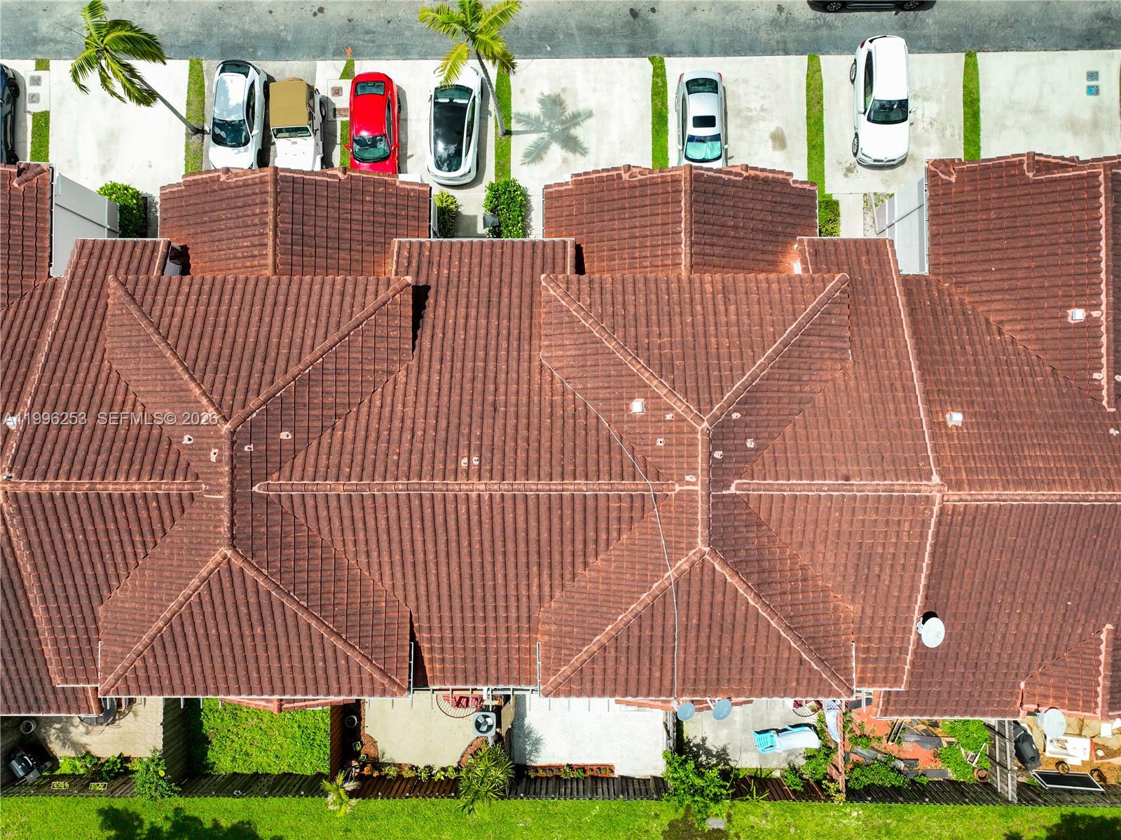 VILLAS AT THE HAMMOCKS CO - Residential