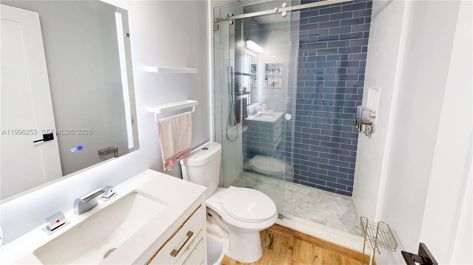 VILLAS AT THE HAMMOCKS CO - Residential