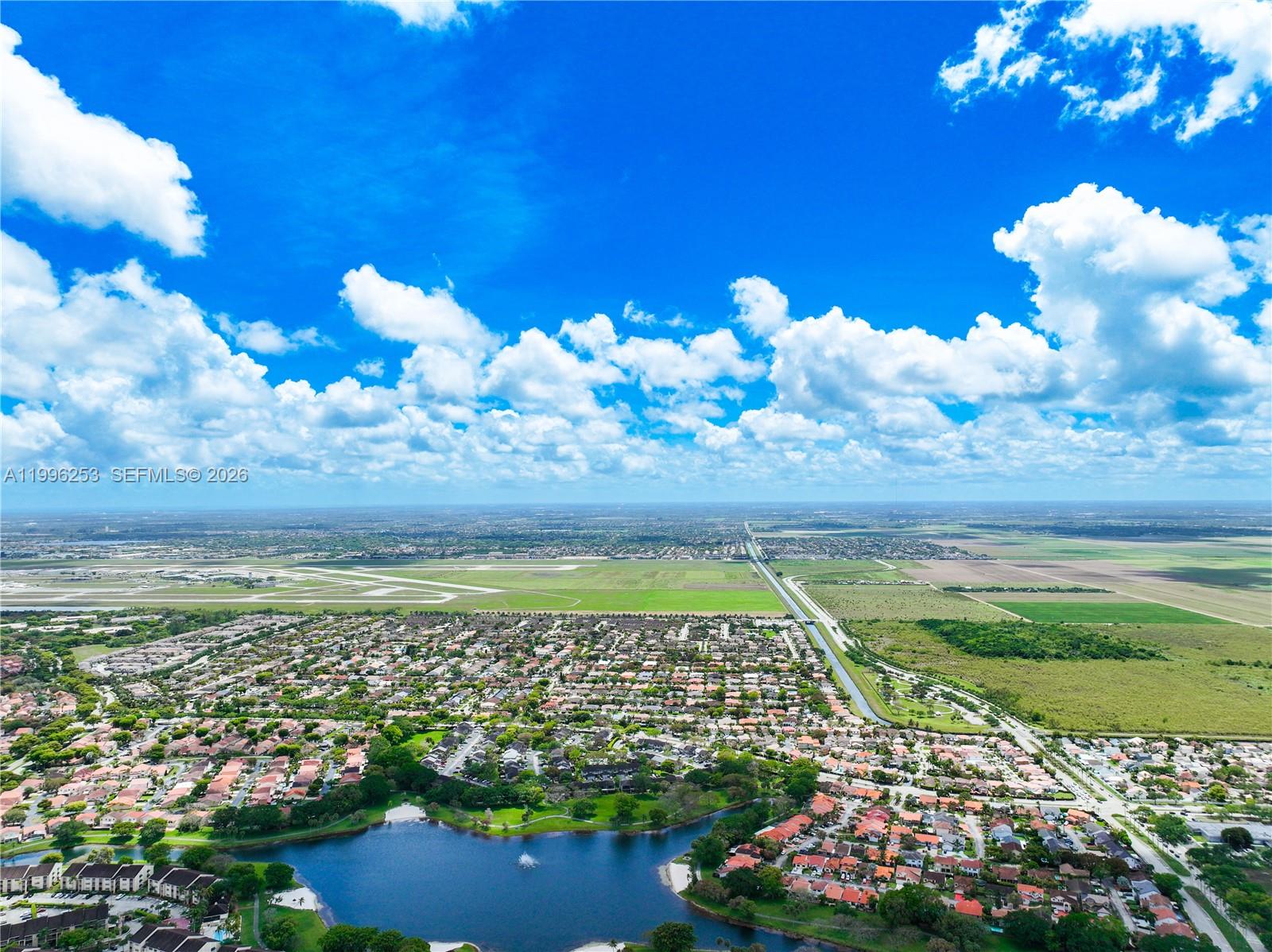 VILLAS AT THE HAMMOCKS CO - Residential