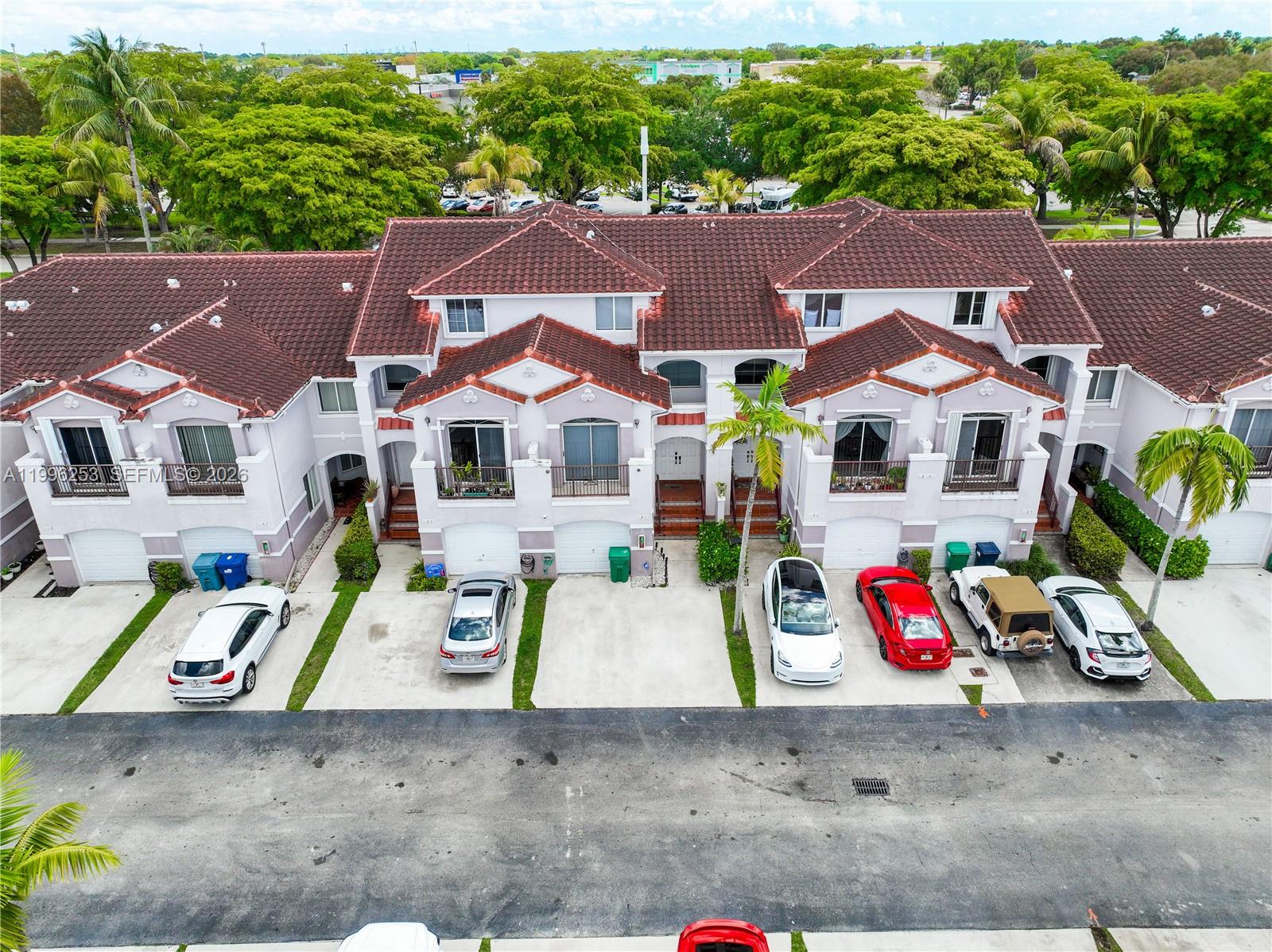 VILLAS AT THE HAMMOCKS CO - Residential