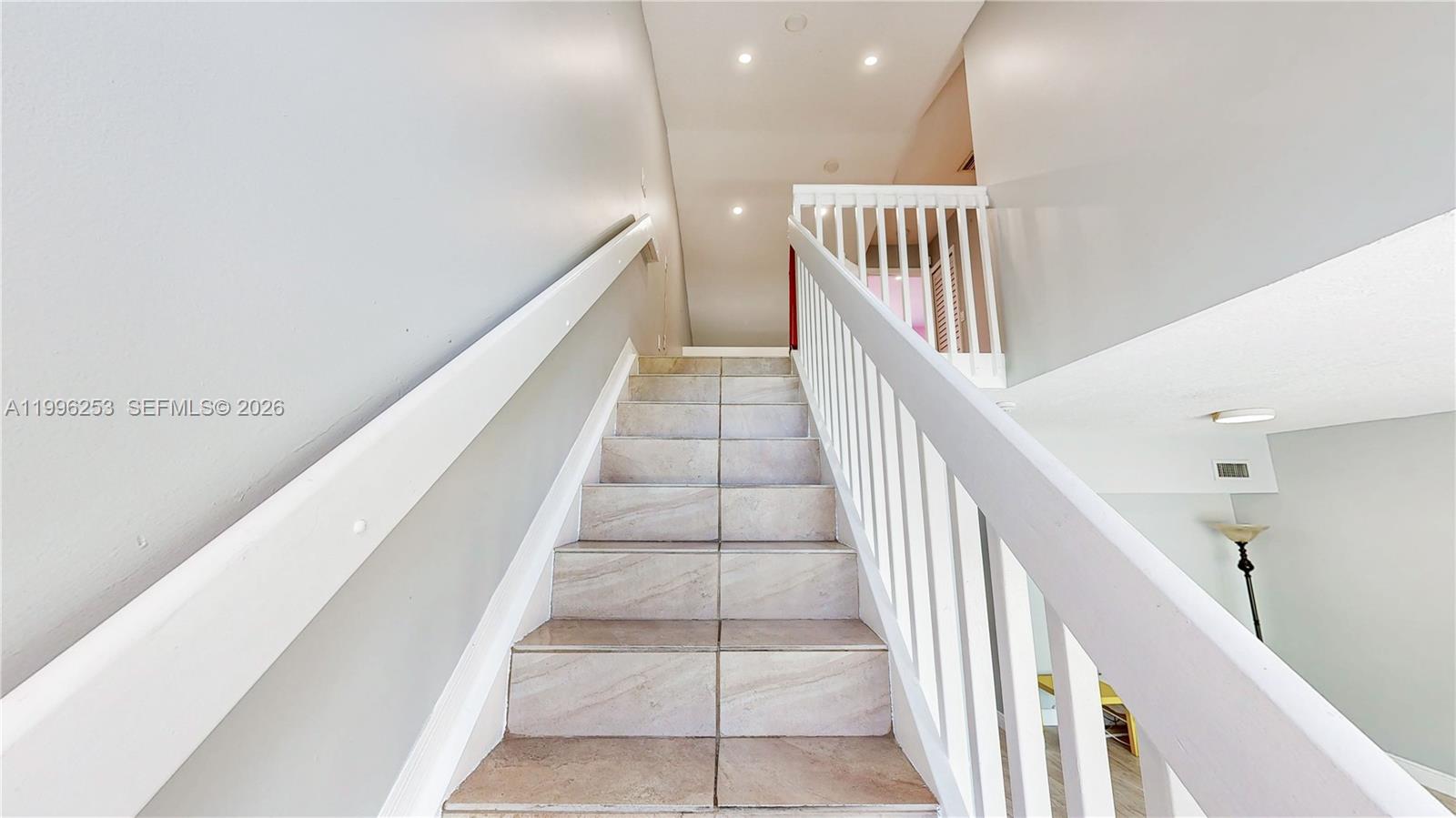 VILLAS AT THE HAMMOCKS CO - Residential