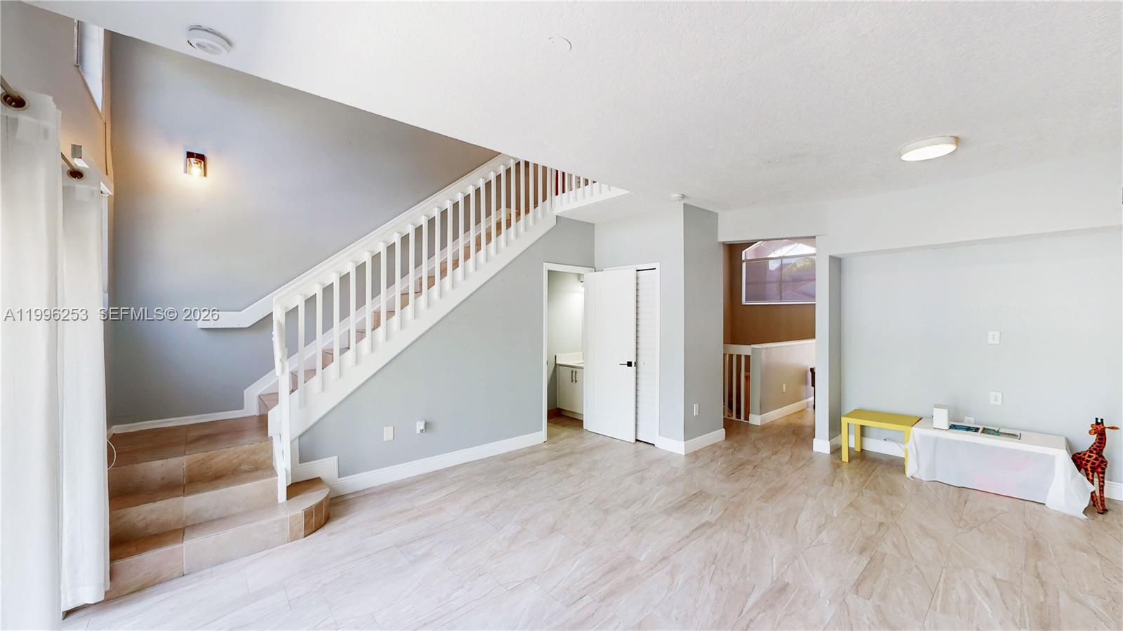 VILLAS AT THE HAMMOCKS CO - Residential