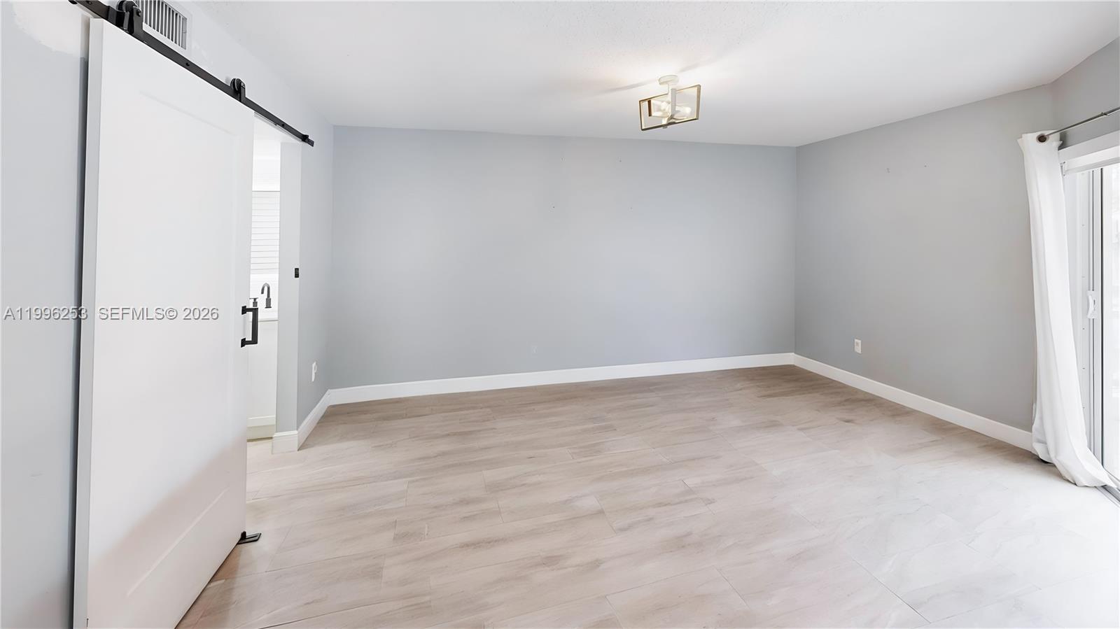 VILLAS AT THE HAMMOCKS CO - Residential