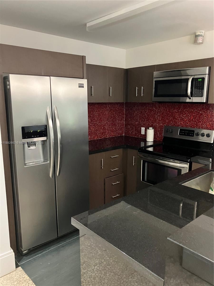 LINCOLN SUB - Residential Lease
