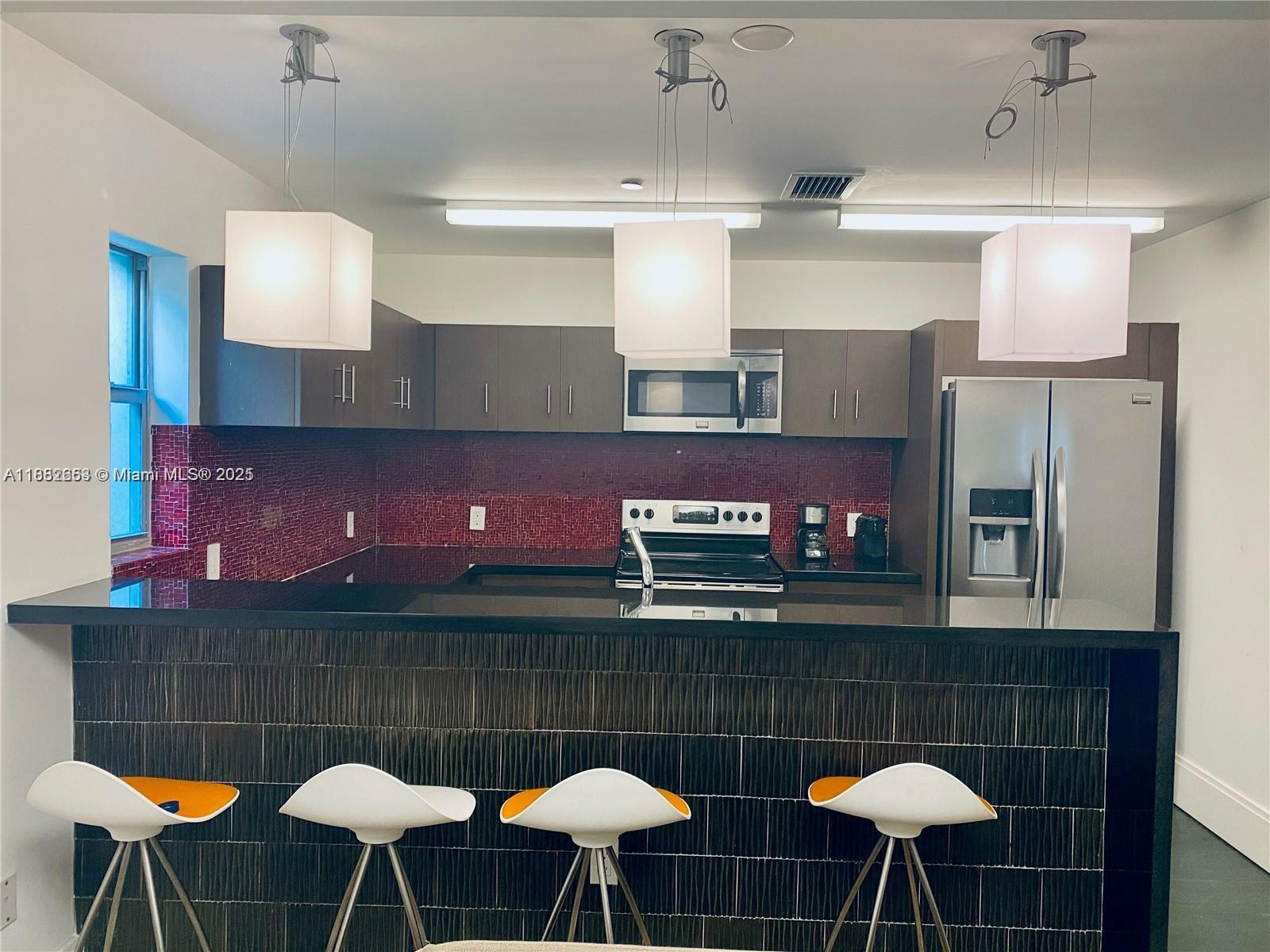 LINCOLN SUB - Residential Lease
