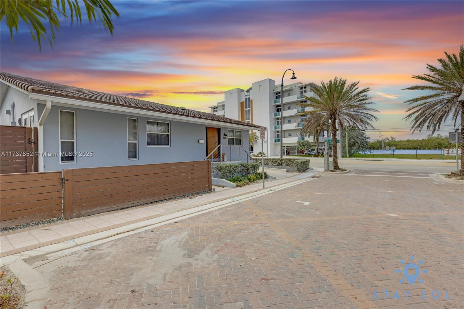 HOLLYWOOD BEACH SECOND AD - Residential