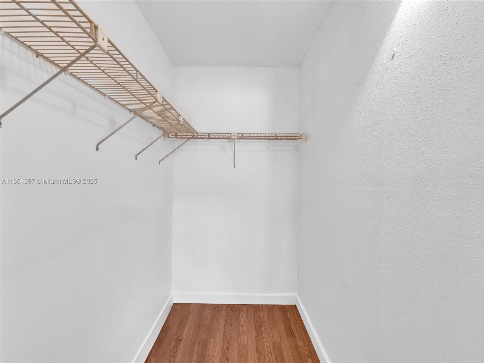 KINGS POINT SAXONY CONDOS - Residential