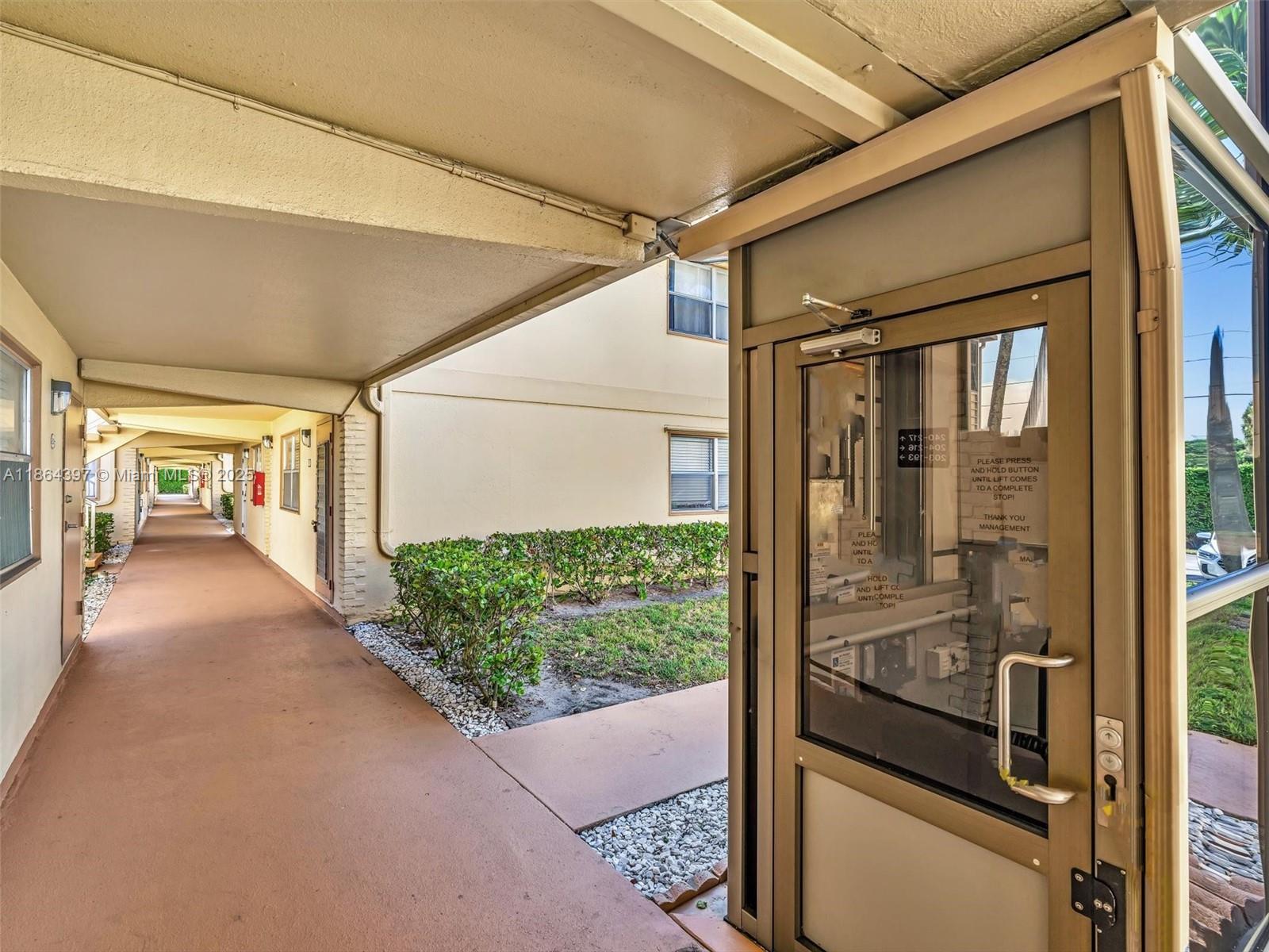 KINGS POINT SAXONY CONDOS - Residential