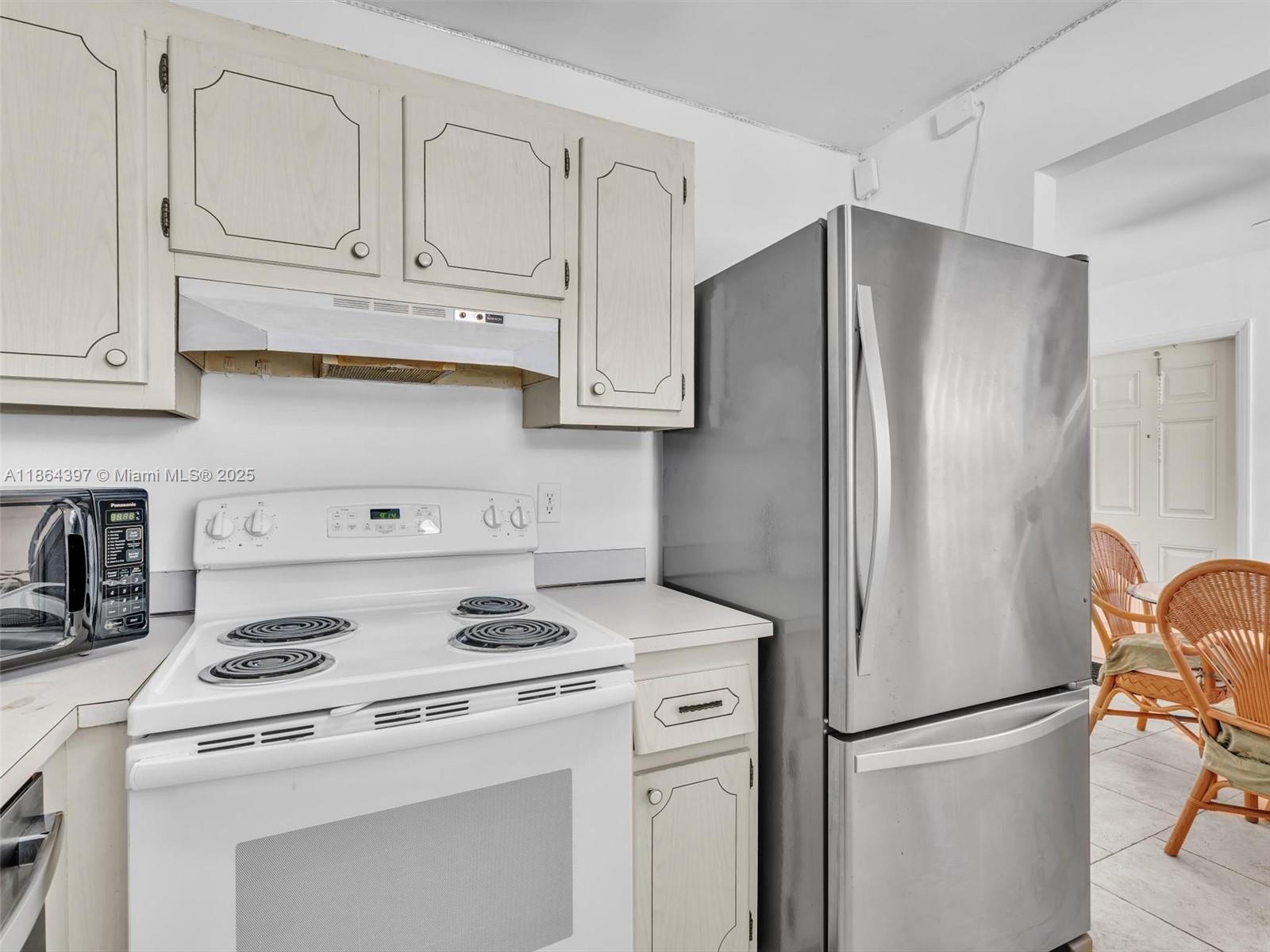 KINGS POINT SAXONY CONDOS - Residential