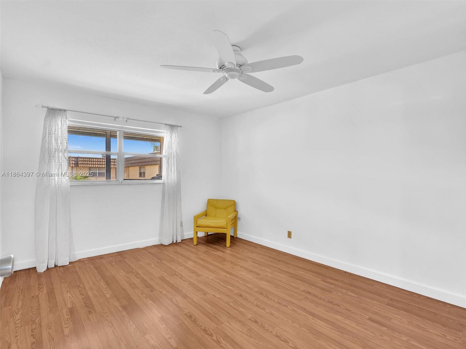 KINGS POINT SAXONY CONDOS - Residential