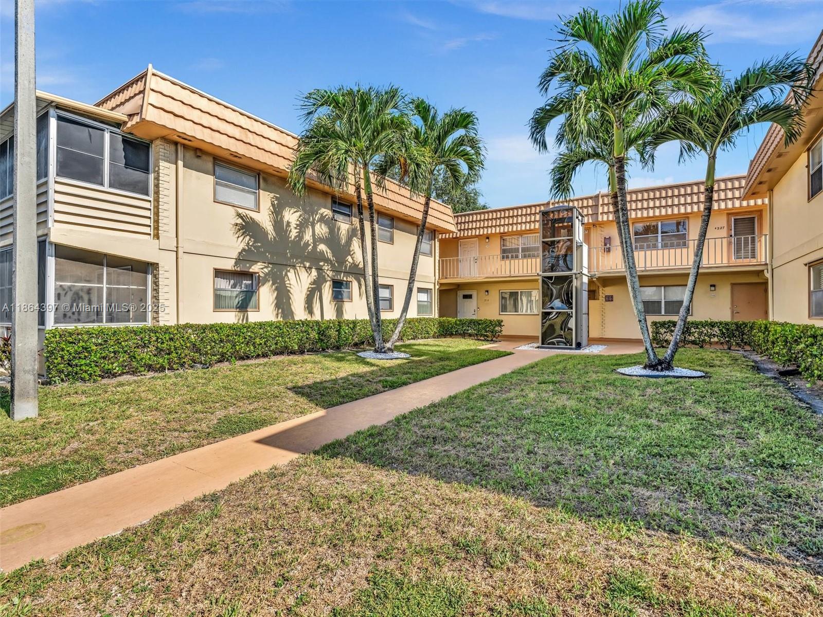 KINGS POINT SAXONY CONDOS - Residential