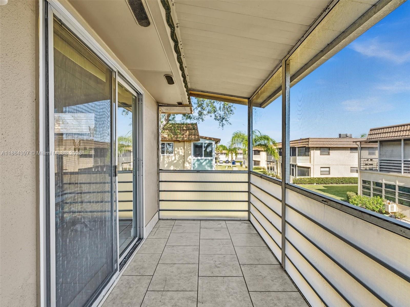 KINGS POINT SAXONY CONDOS - Residential