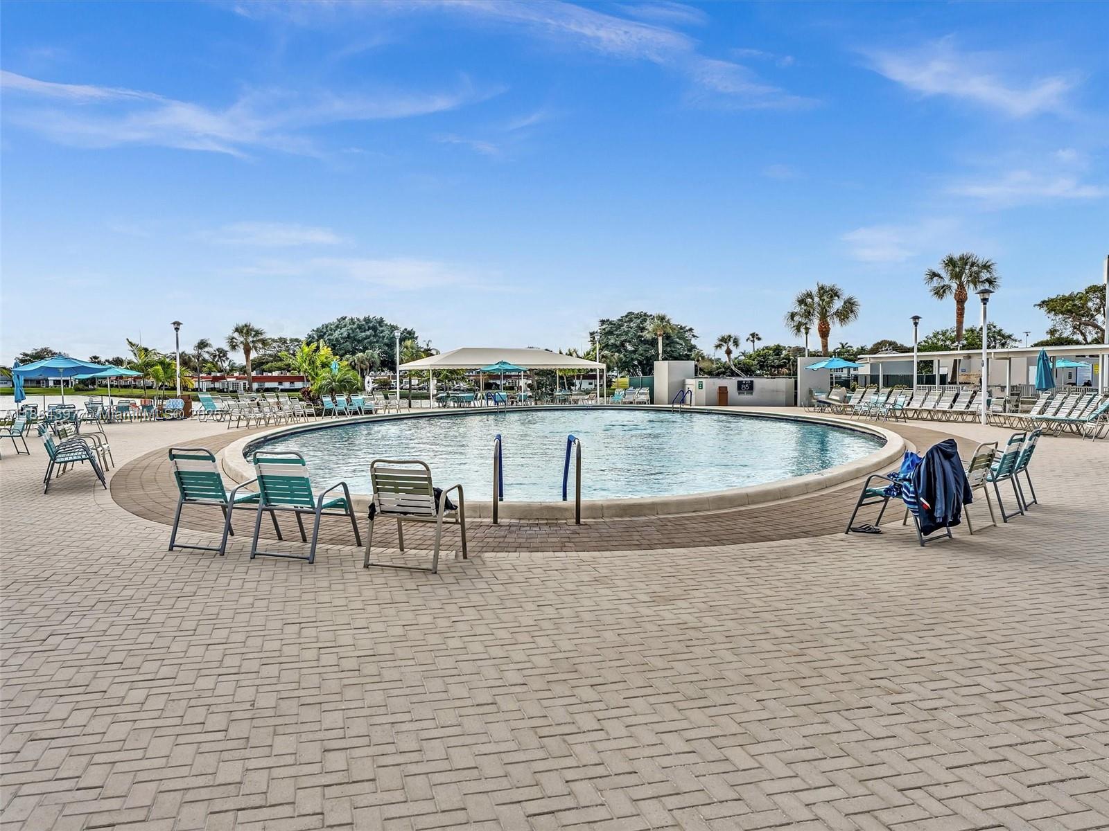 KINGS POINT SAXONY CONDOS - Residential