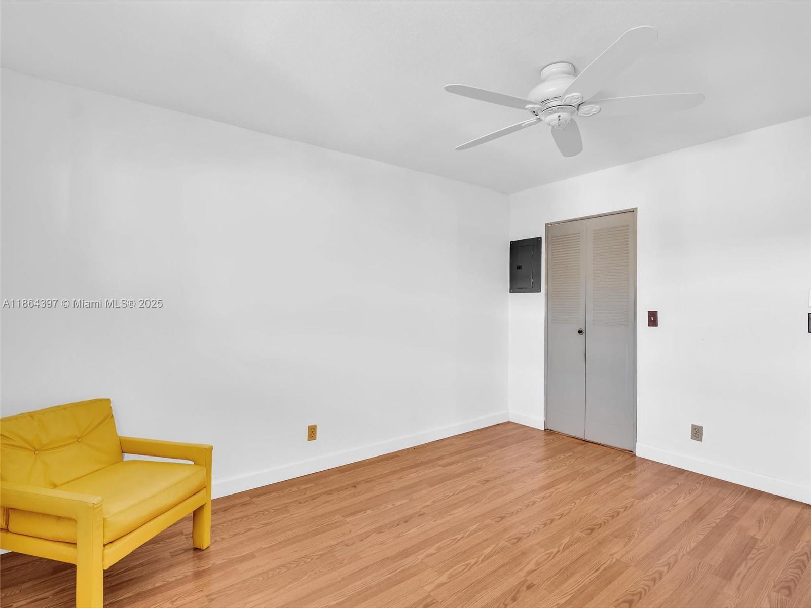 KINGS POINT SAXONY CONDOS - Residential