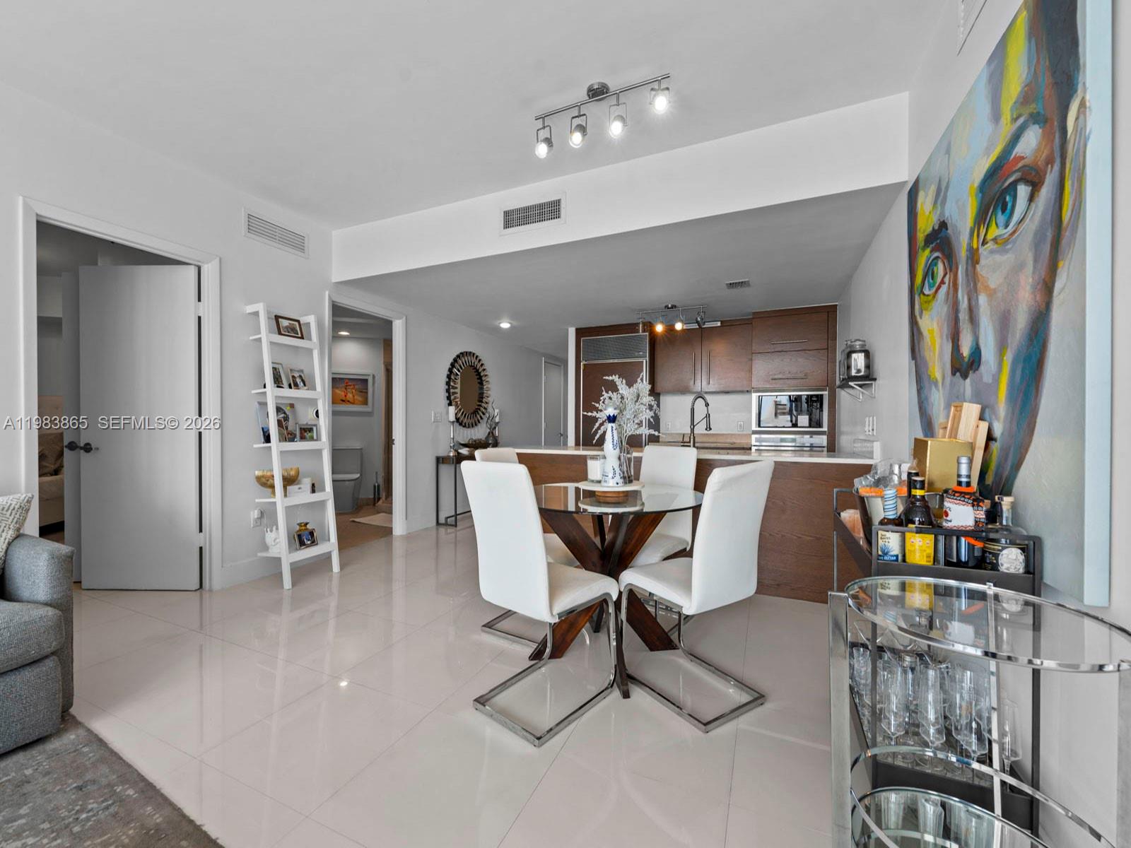 ICONBRICKELL CONDO NO 1 - Residential