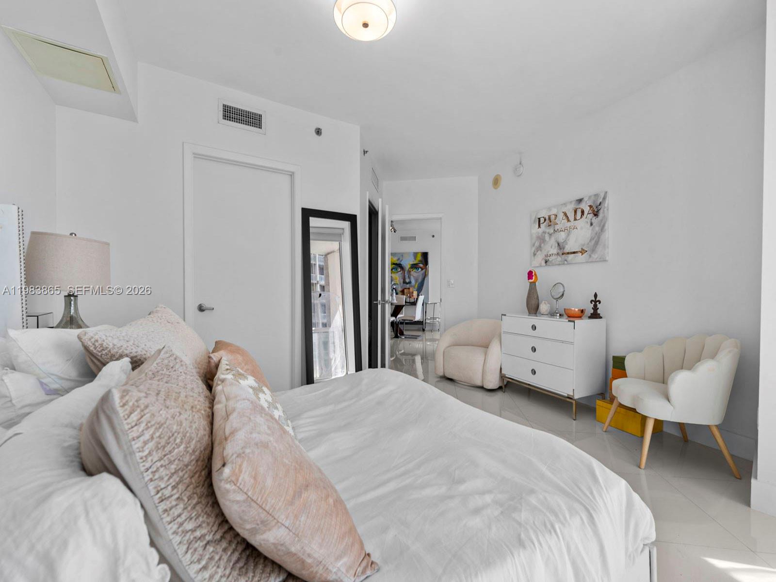 ICONBRICKELL CONDO NO 1 - Residential