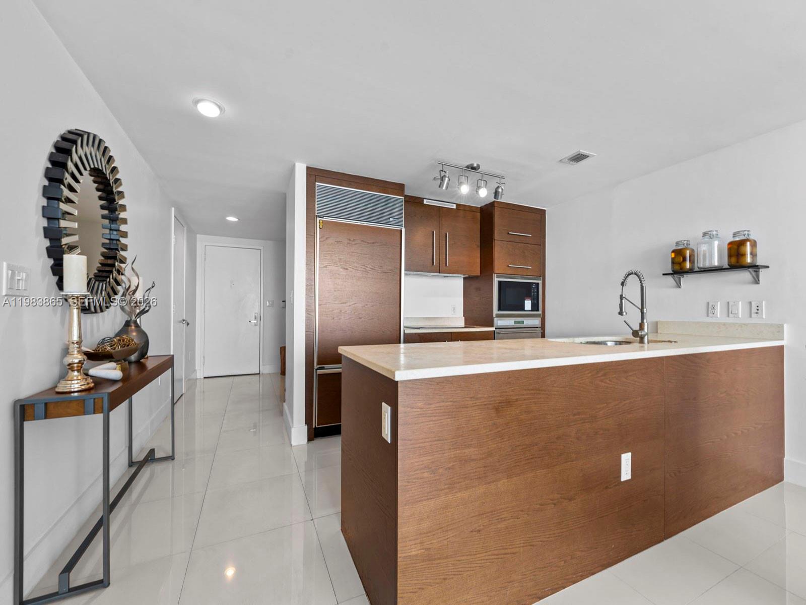 ICONBRICKELL CONDO NO 1 - Residential