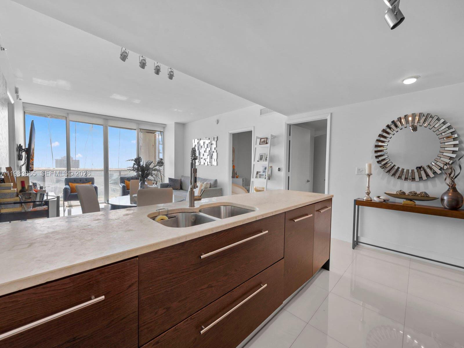 ICONBRICKELL CONDO NO 1 - Residential