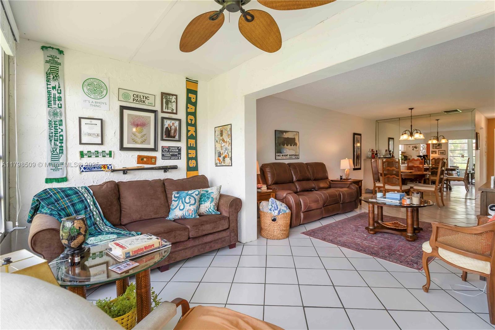 GOLDEN LAKES VILLAGE COND - Residential