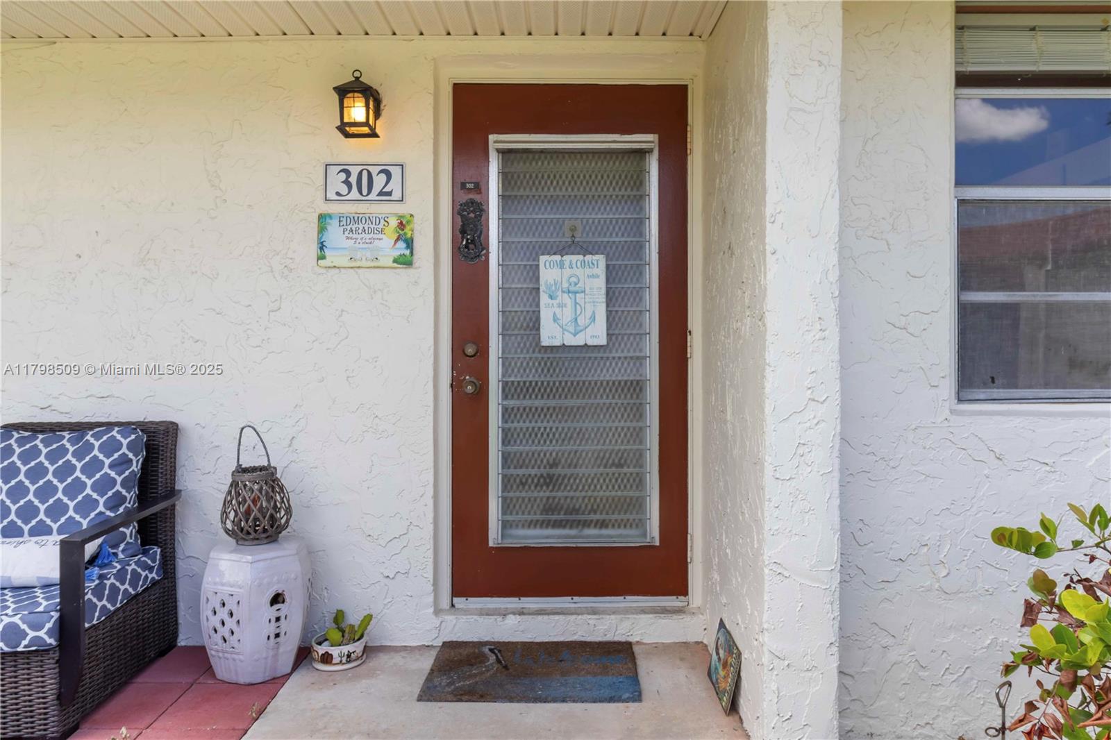 GOLDEN LAKES VILLAGE COND - Residential