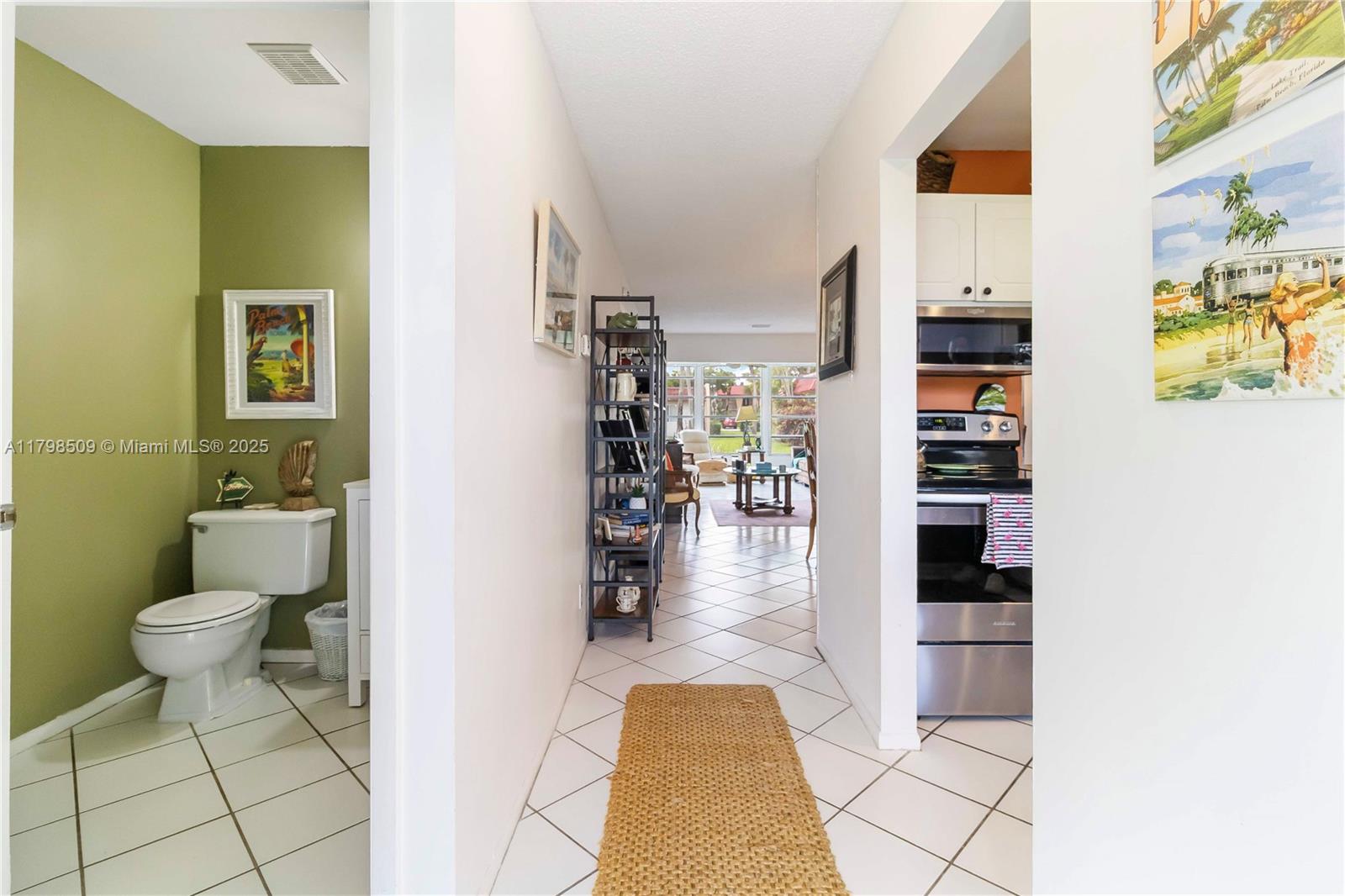 GOLDEN LAKES VILLAGE COND - Residential