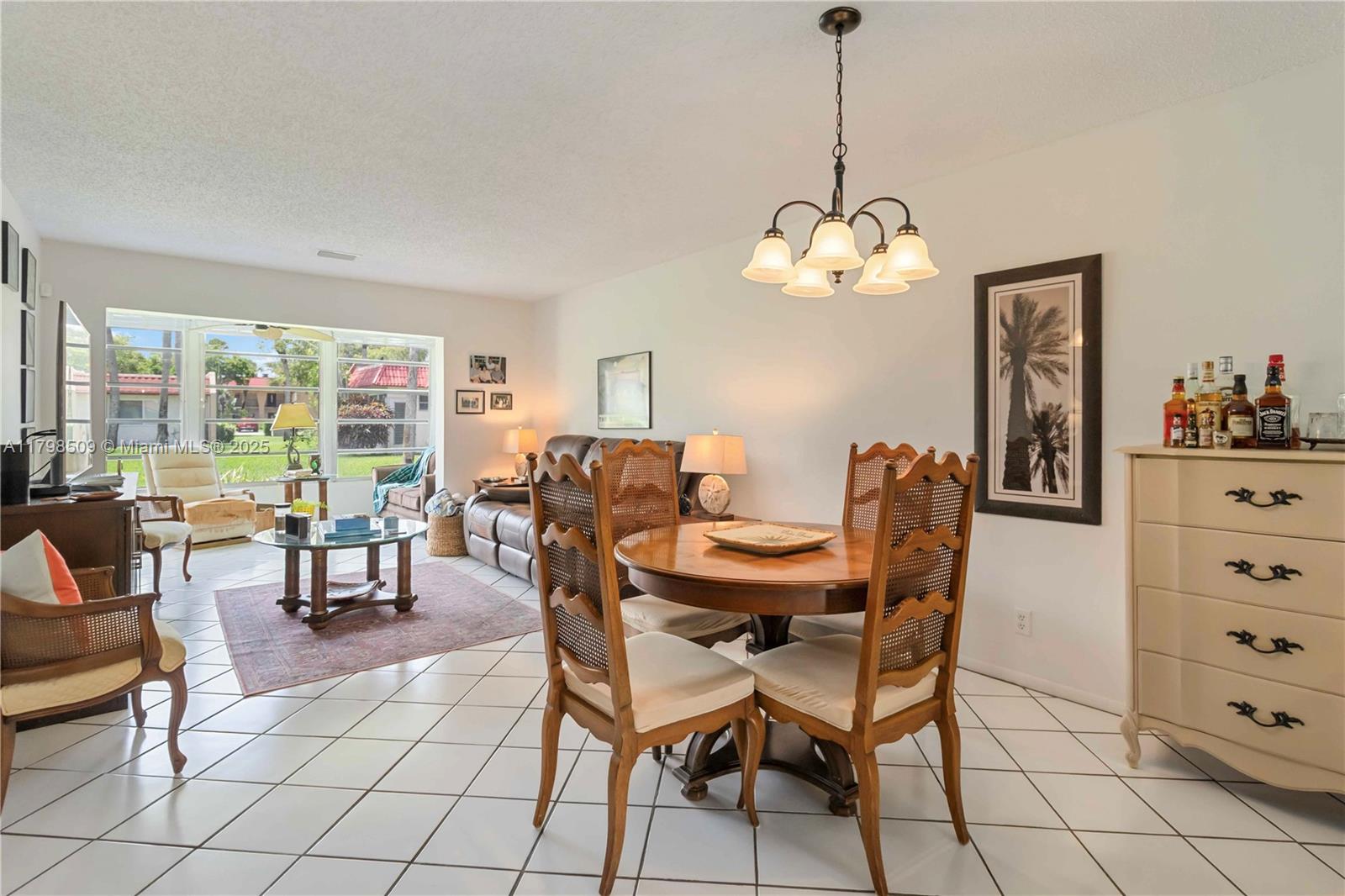 GOLDEN LAKES VILLAGE COND - Residential