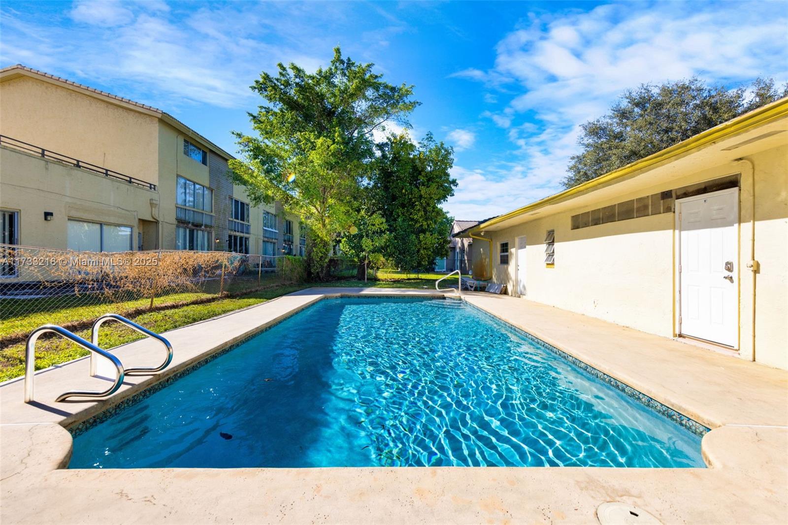 8406 Nw 35th St 1-2, Coral Springs, Broward County, Florida - 3 Bedrooms  
2 Bathrooms - 