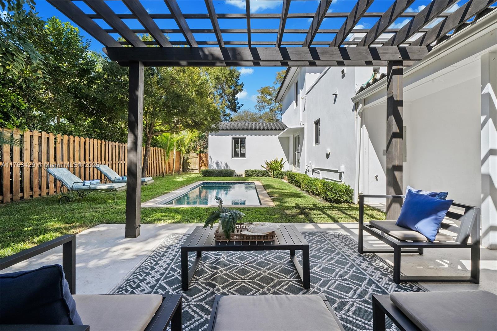 MIAMI SHORES SEC 1 AMD - Residential