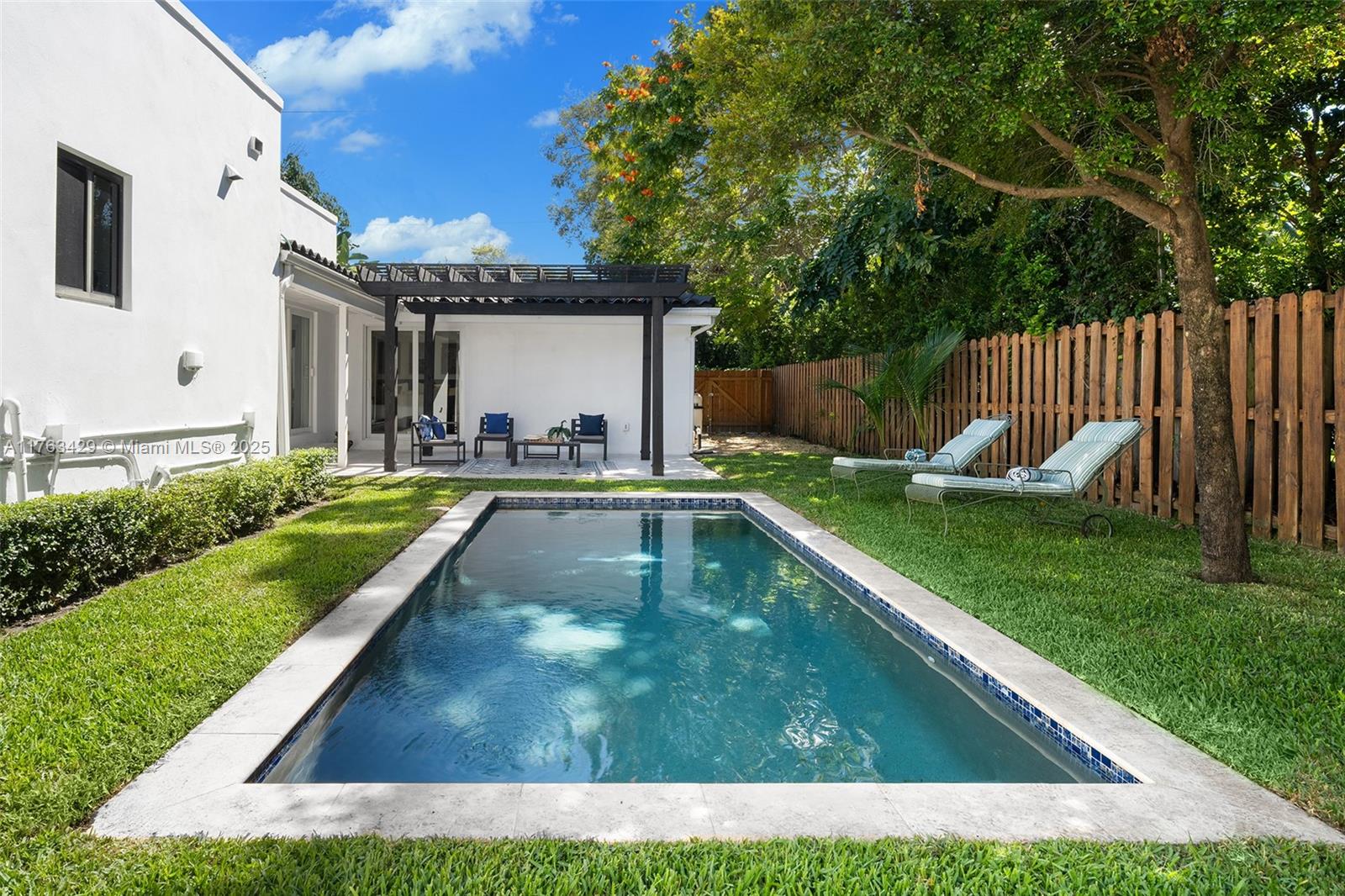 MIAMI SHORES SEC 1 AMD - Residential