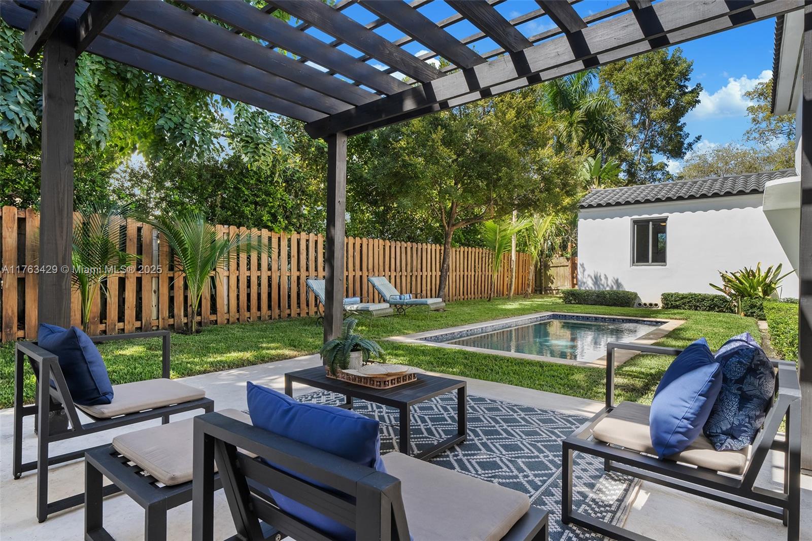 MIAMI SHORES SEC 1 AMD - Residential