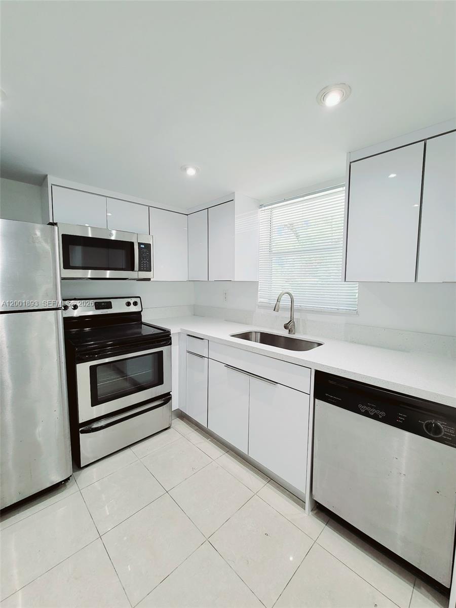 THE BEACH CLUB FONTAINEBL - Residential